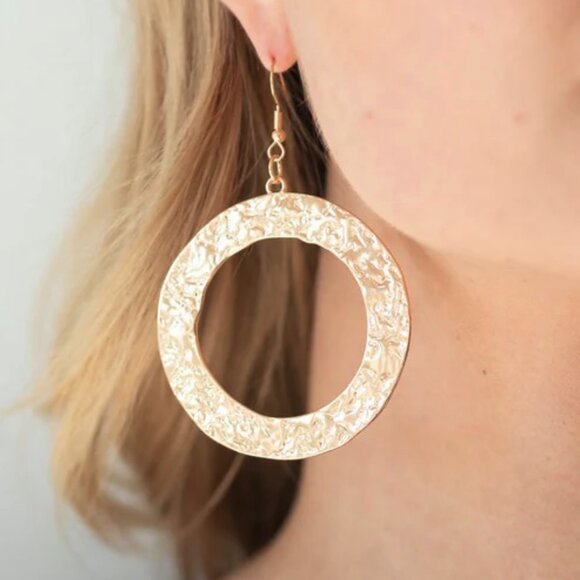 Paparazzi Jewelry Accessories - PRIMAL Meridian - Gold Earrings - Vintage - Picture 3 of 4